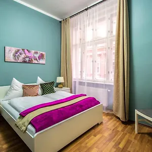 https://ruzova-apartment-by-ruterra.praguehotelsweb.com