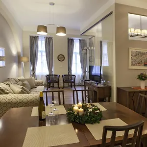 https://igor-and-david-apartments.praguehotelsweb.com